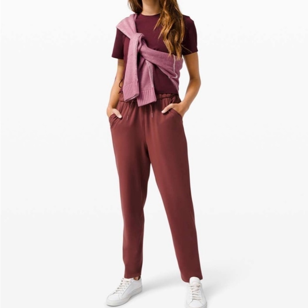 Lululemon 4 Keep Moving Pant 7/8 High-Rise Savannah, great pre owned condition